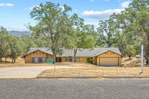 30159 Horseshoe Drive