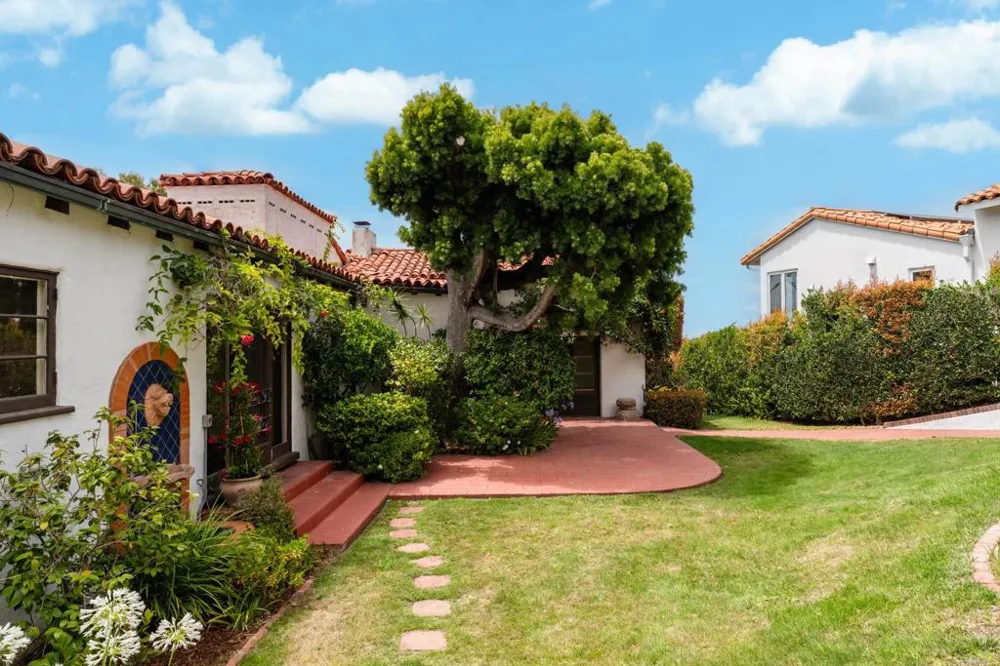 1406 La Jolla Knoll La Jolla, CA 92037