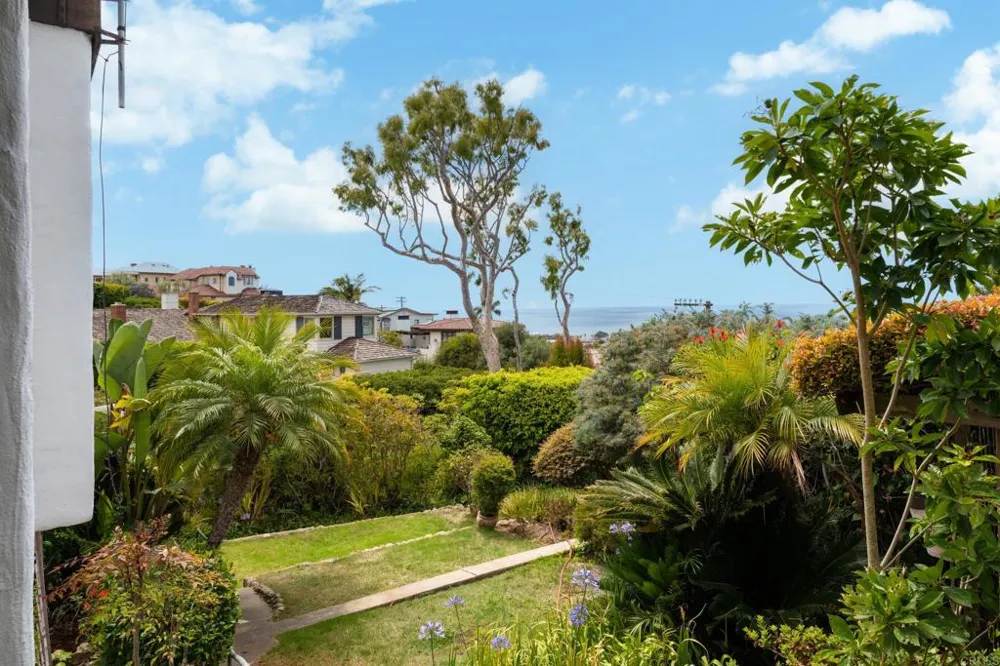1406 La Jolla Knoll La Jolla, CA 92037