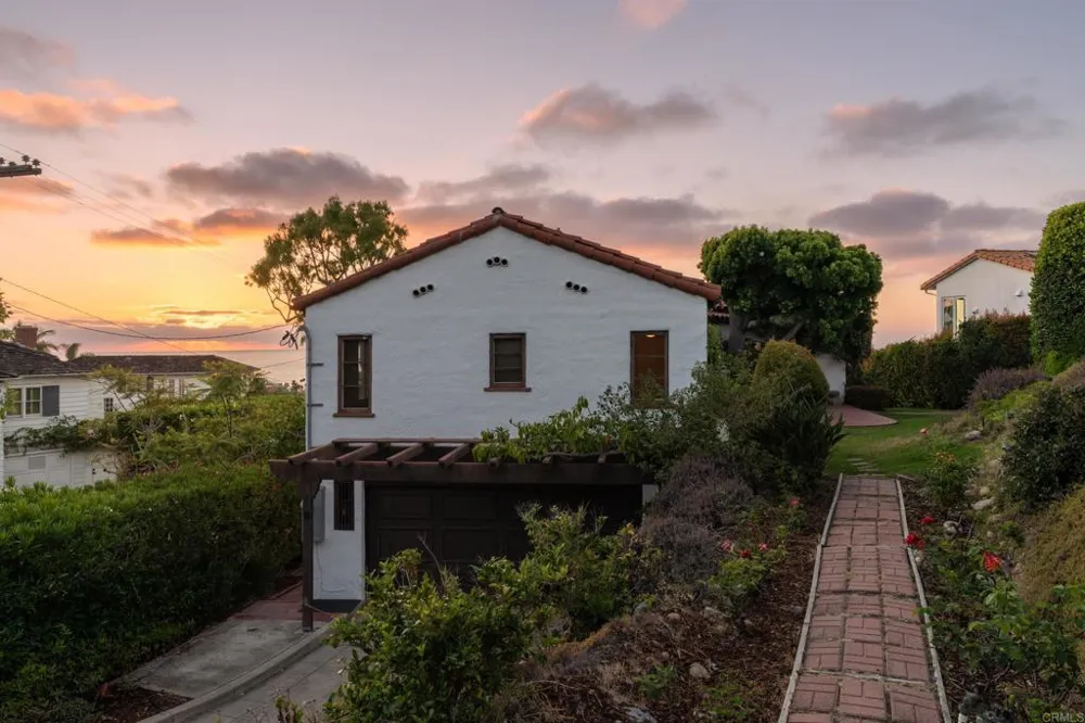 1406 La Jolla Knoll La Jolla, CA 92037