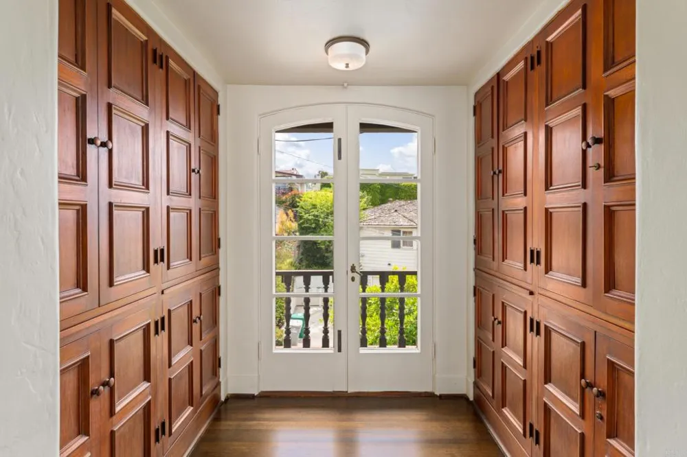 1406 La Jolla Knoll La Jolla, CA 92037
