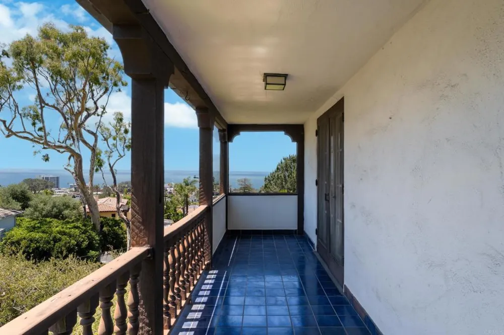 1406 La Jolla Knoll La Jolla, CA 92037