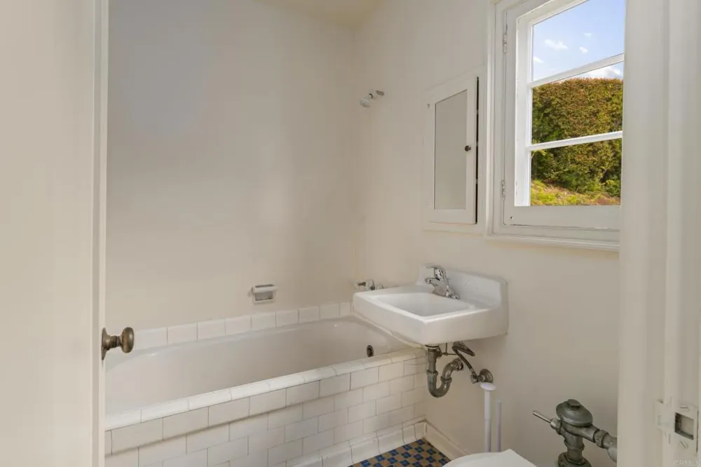 1406 La Jolla Knoll La Jolla, CA 92037