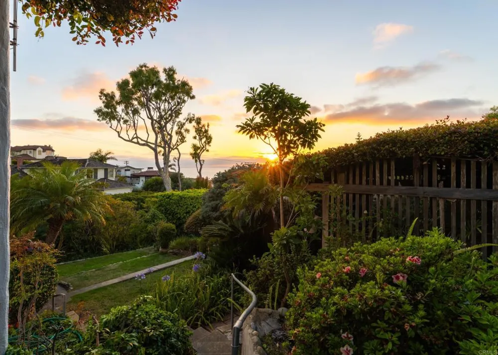 1406 La Jolla Knoll La Jolla, CA 92037