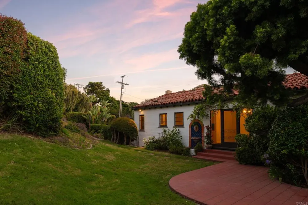 1406 La Jolla Knoll La Jolla, CA 92037