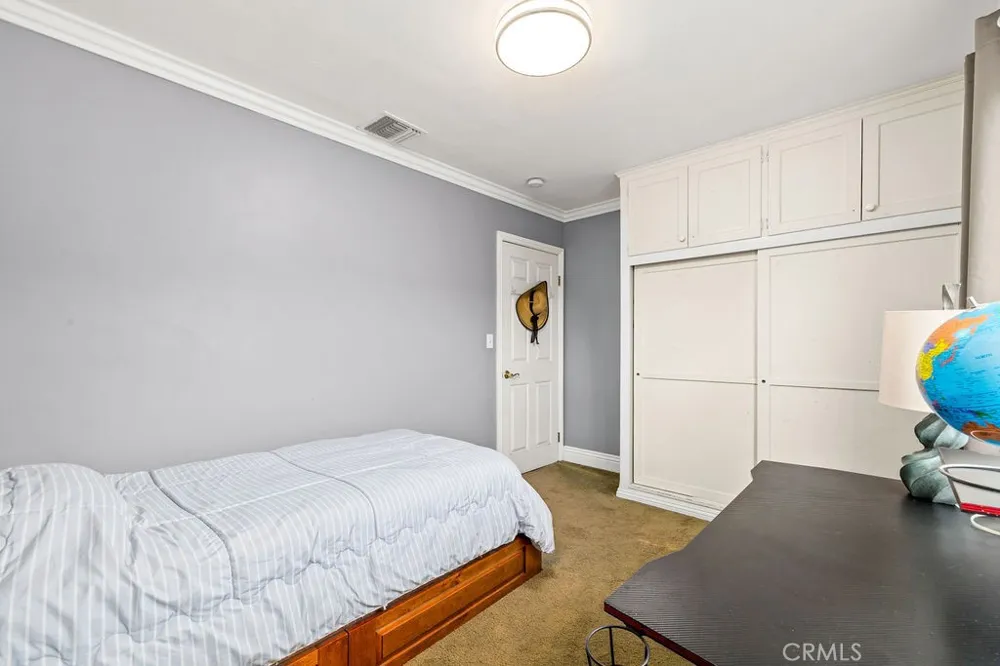 8433 California Whittier, CA 90605