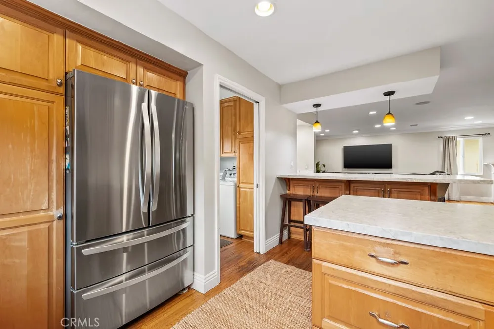 8433 California Whittier, CA 90605