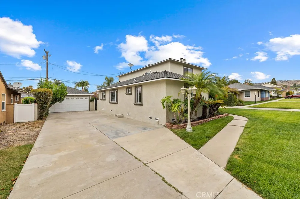 8433 California Whittier, CA 90605
