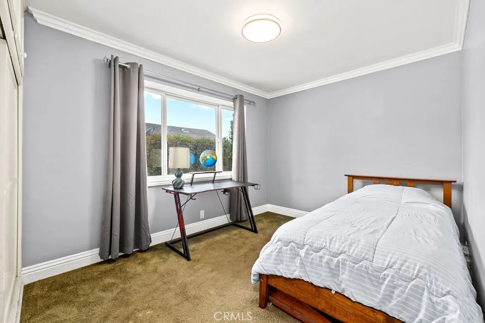 8433 California Whittier, CA 90605