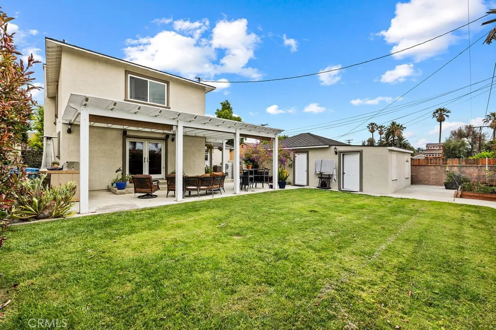 8433 California Whittier, CA 90605