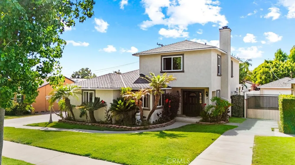 8433 California Whittier, CA 90605