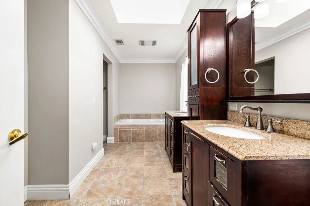 8433 California Whittier, CA 90605