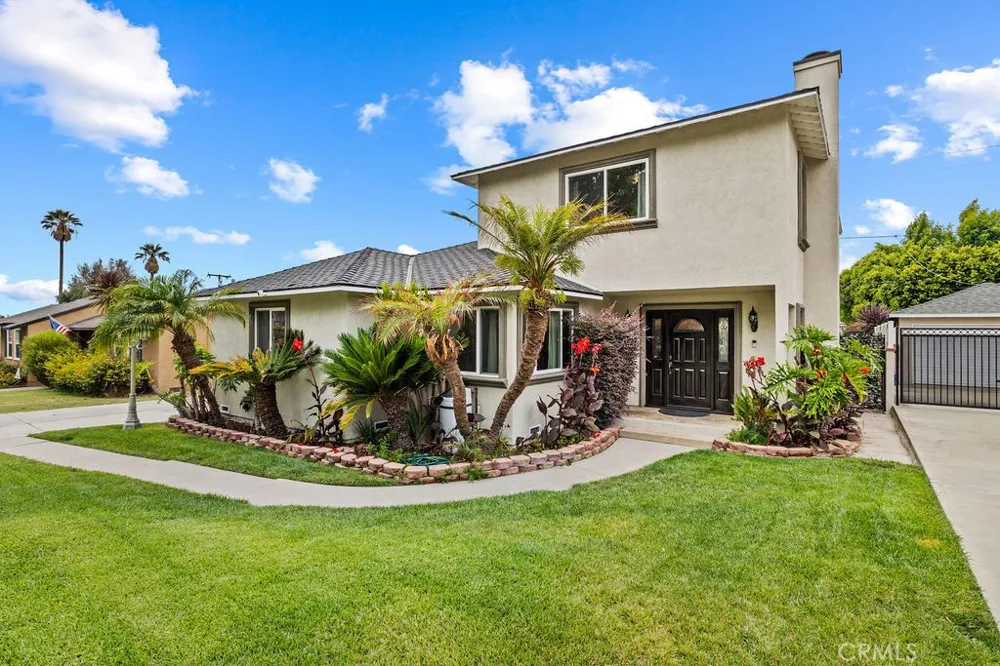 8433 California Whittier, CA 90605