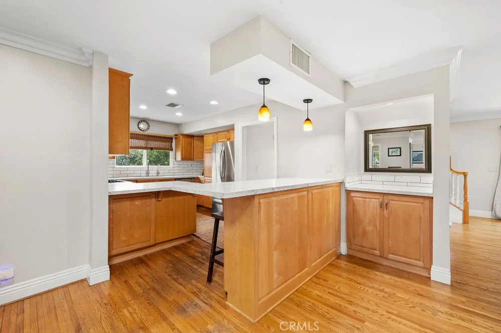8433 California Whittier, CA 90605