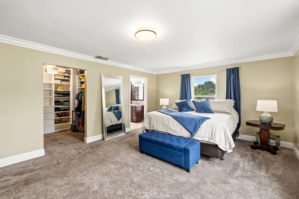 8433 California Whittier, CA 90605