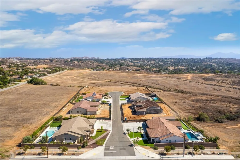 7948 Featherstone Ct Riverside, CA 92506
