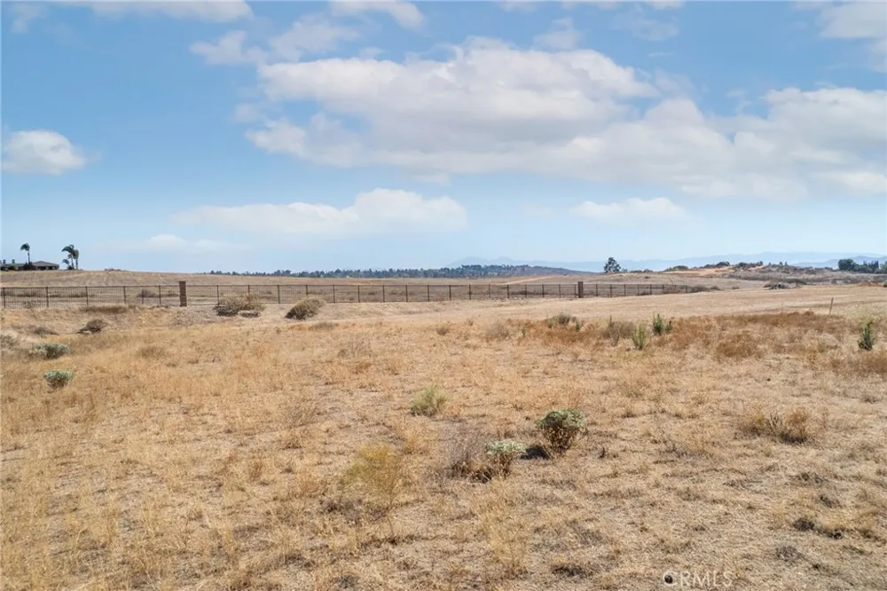 7948 Featherstone Ct Riverside, CA 92506