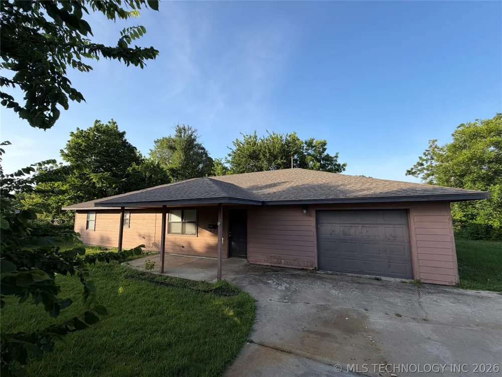215 NE 7th Street Checotah, OK 74426