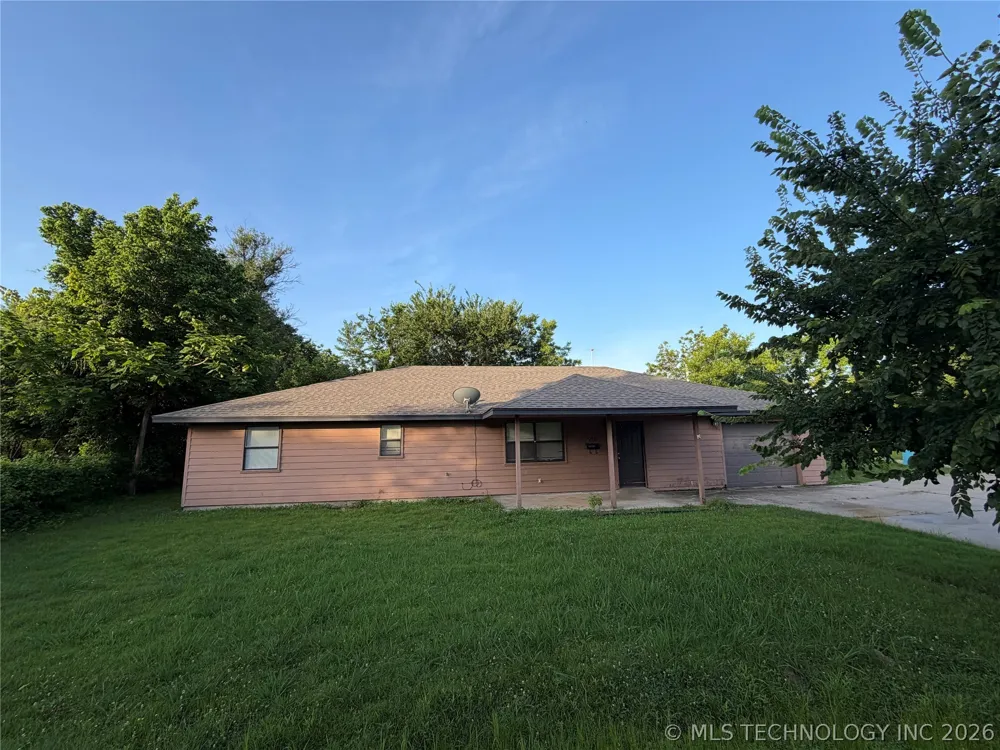 215 NE 7th Street Checotah, OK 74426