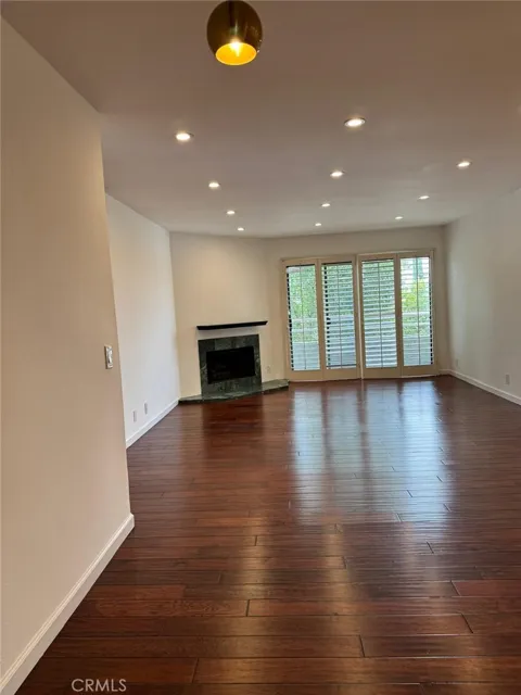 17800 Burbank #204