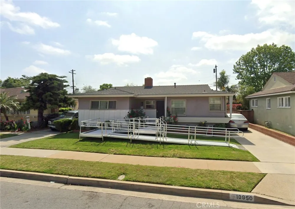 10950 Penney Inglewood, CA 90303