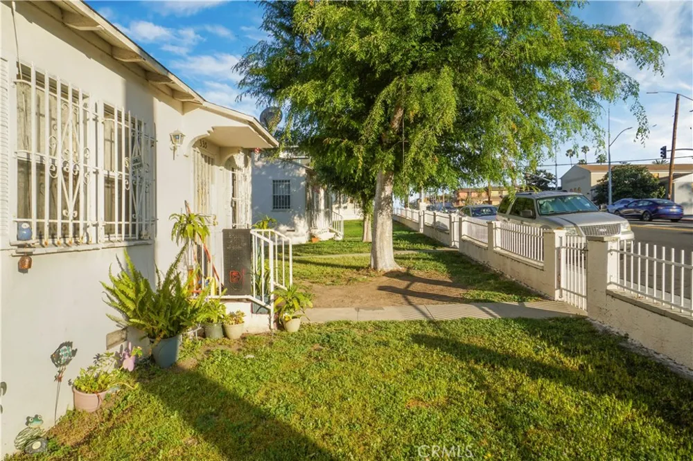 335 Centinela Ave Inglewood, CA 90302