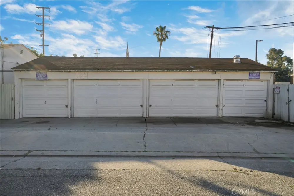 335 Centinela Ave Inglewood, CA 90302