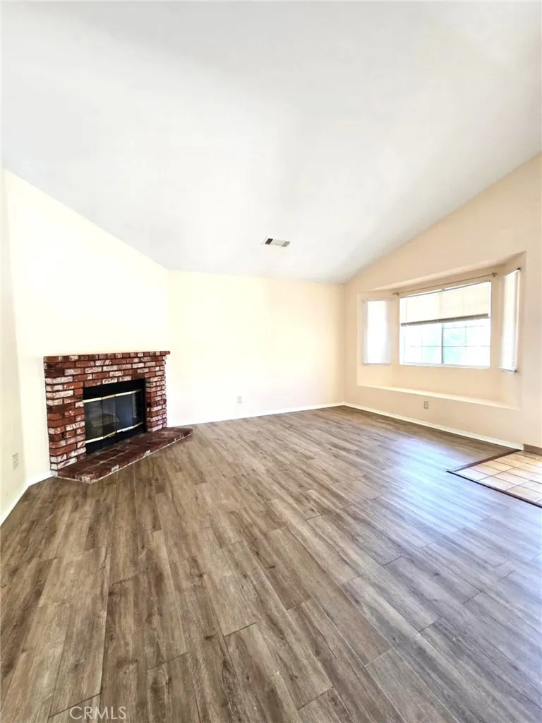 45521 13 Lancaster, CA 93534
