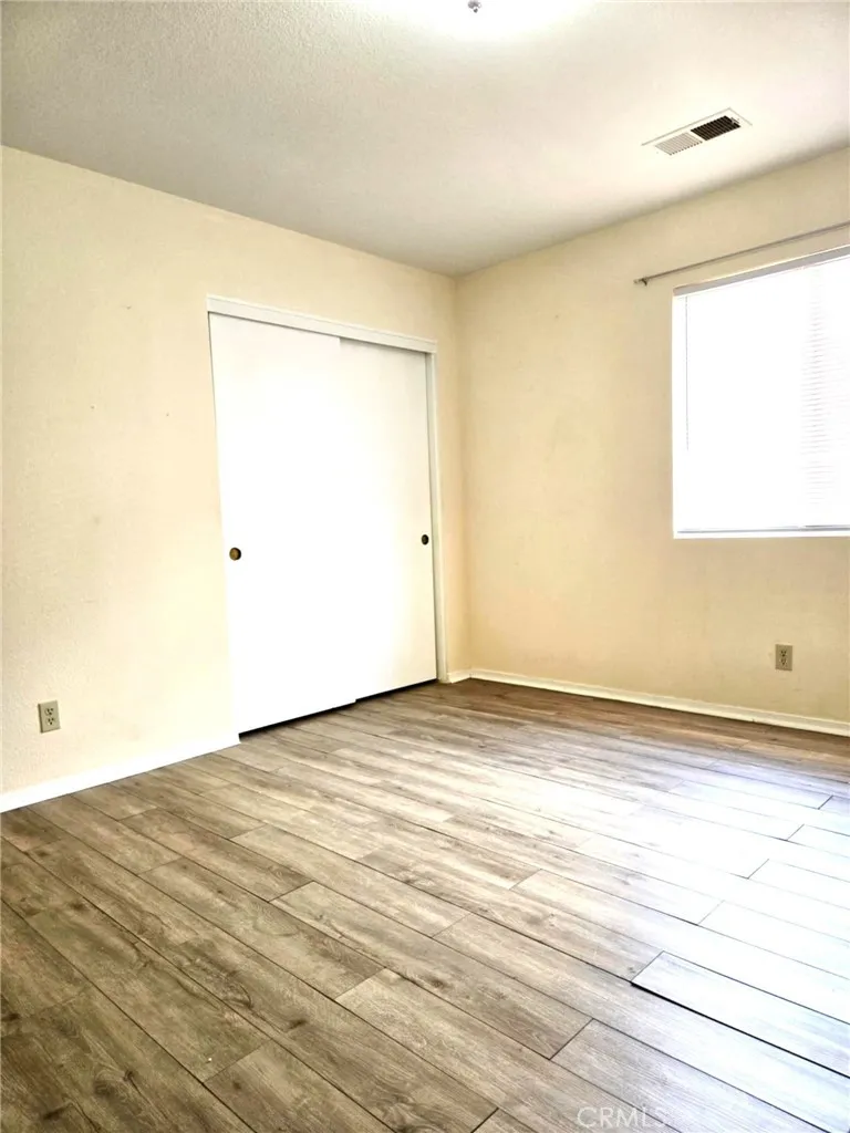 45521 13 Lancaster, CA 93534