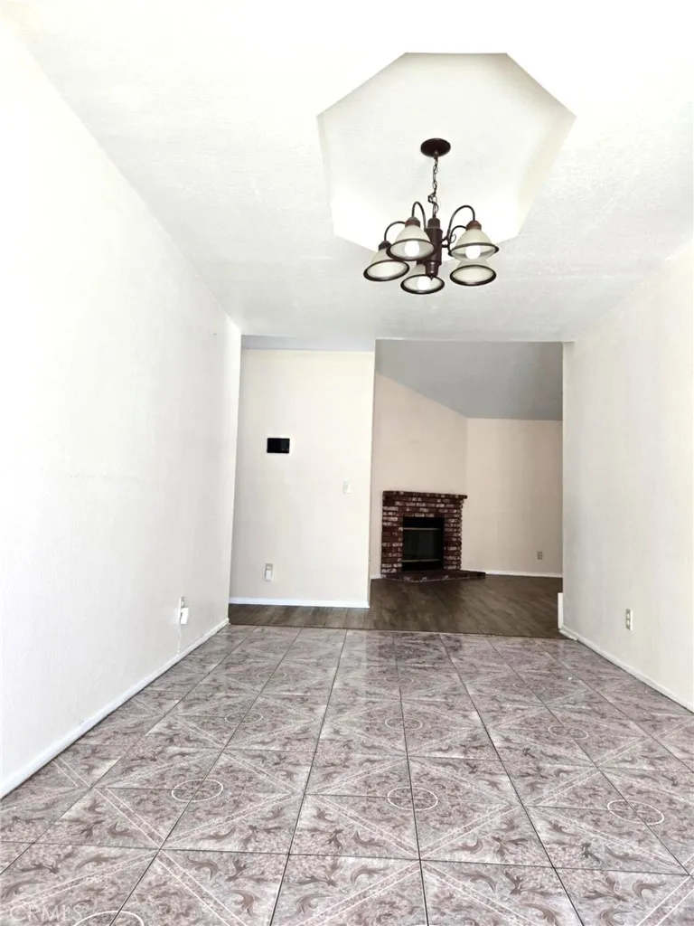 45521 13 Lancaster, CA 93534