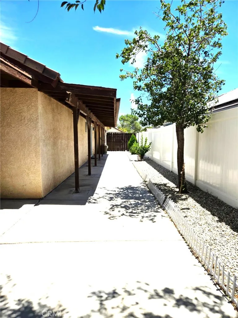 45521 13 Lancaster, CA 93534