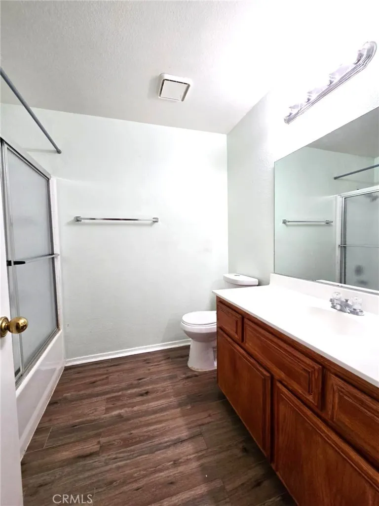 45521 13 Lancaster, CA 93534