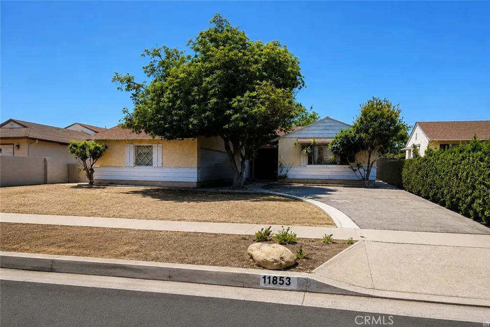 11853 Fellows San Fernando, CA 91340