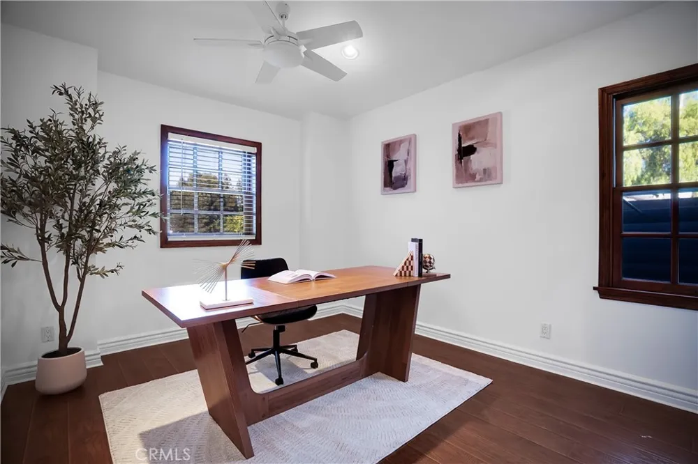 5235 san feliciano Woodland Hills, CA 91364