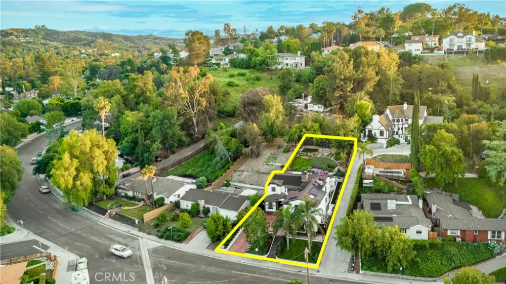 5235 san feliciano Woodland Hills, CA 91364