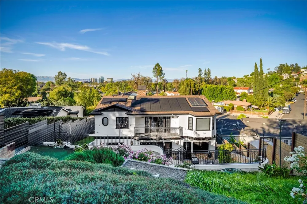 5235 san feliciano Woodland Hills, CA 91364