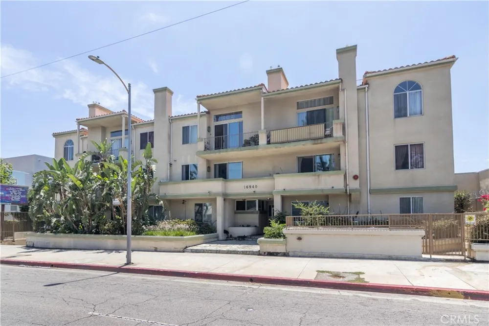 16940 Chatsworth Street #106 Granada Hills, CA 91344