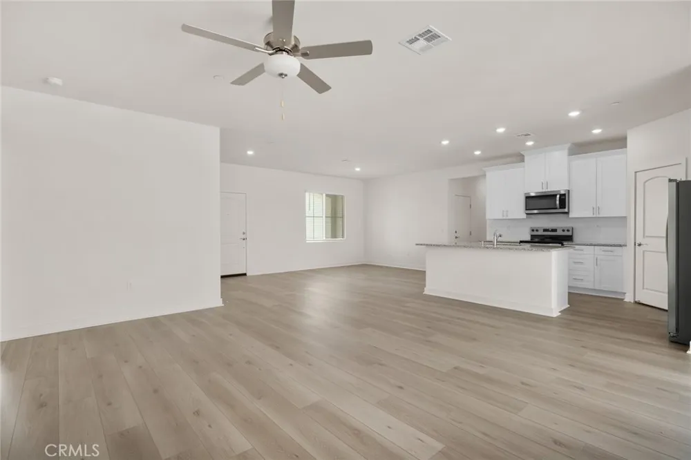 14811 Indigo Apple Valley, CA 92307