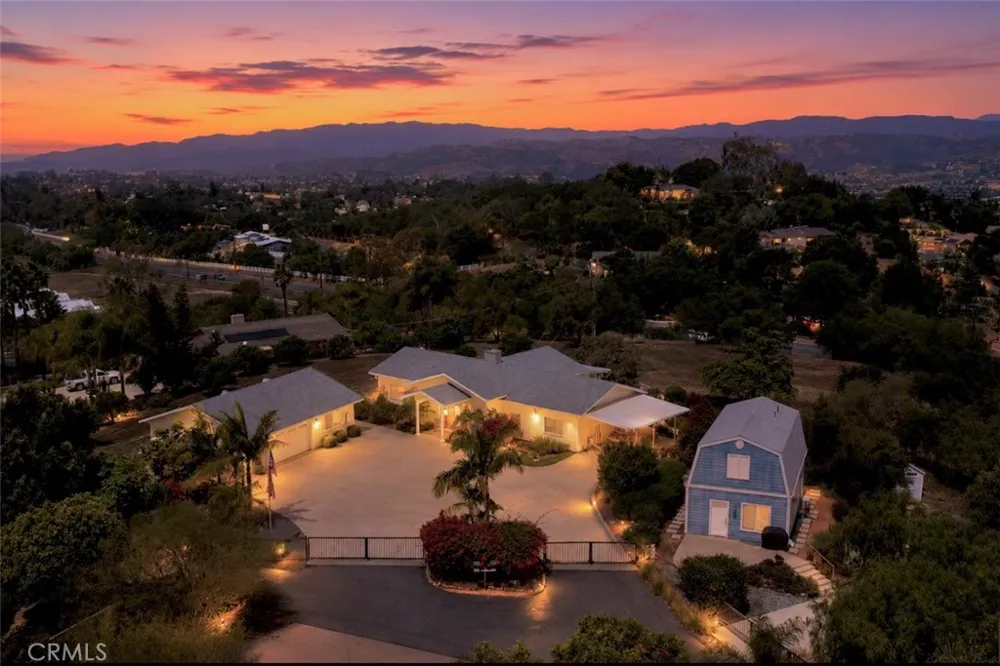 2713 E Mission Fallbrook, CA 92028