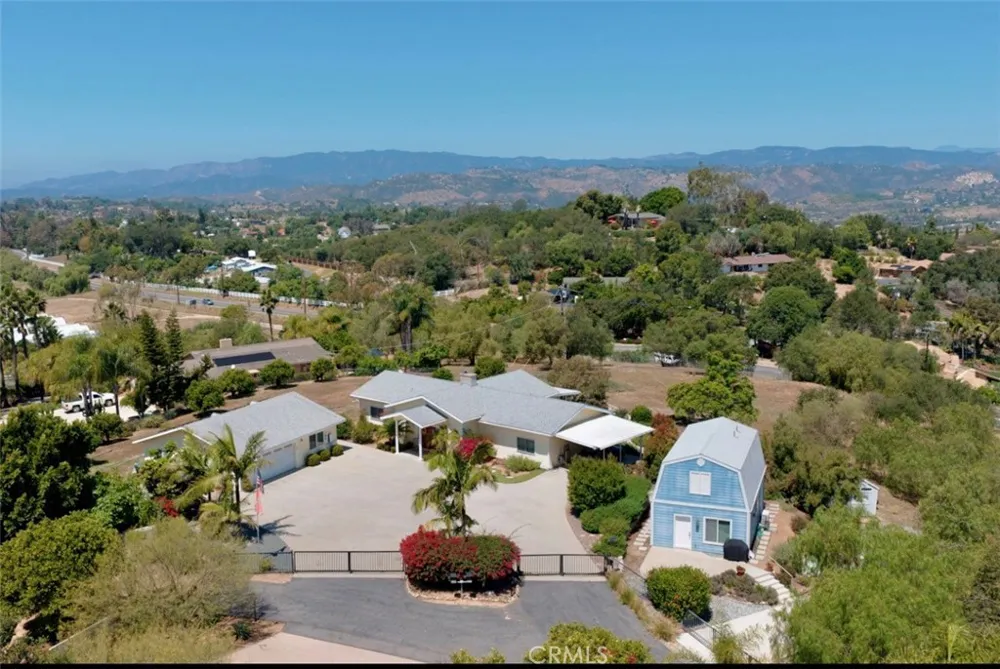 2713 E Mission Fallbrook, CA 92028