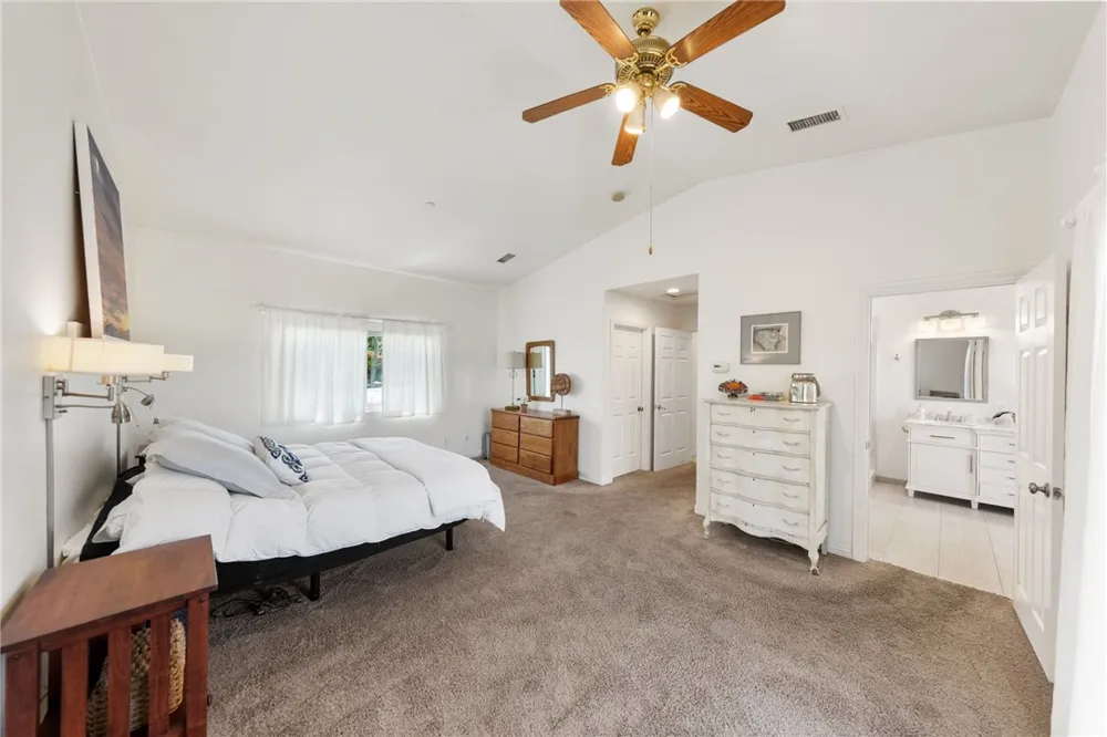 2713 E Mission Fallbrook, CA 92028