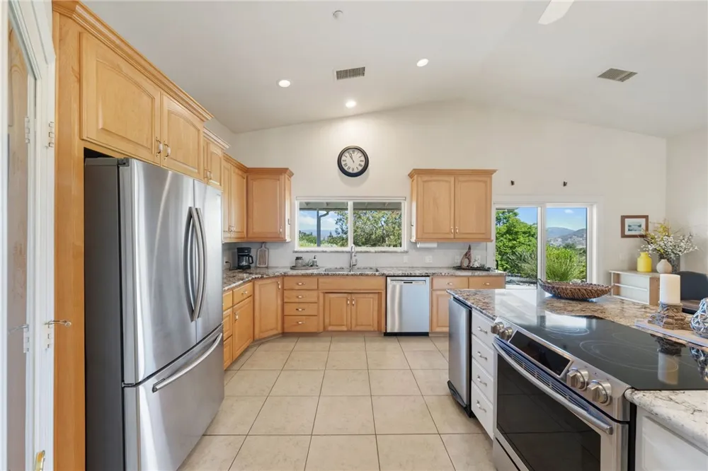 2713 E Mission Fallbrook, CA 92028