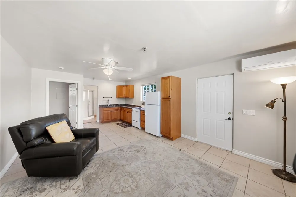 2713 E Mission Fallbrook, CA 92028