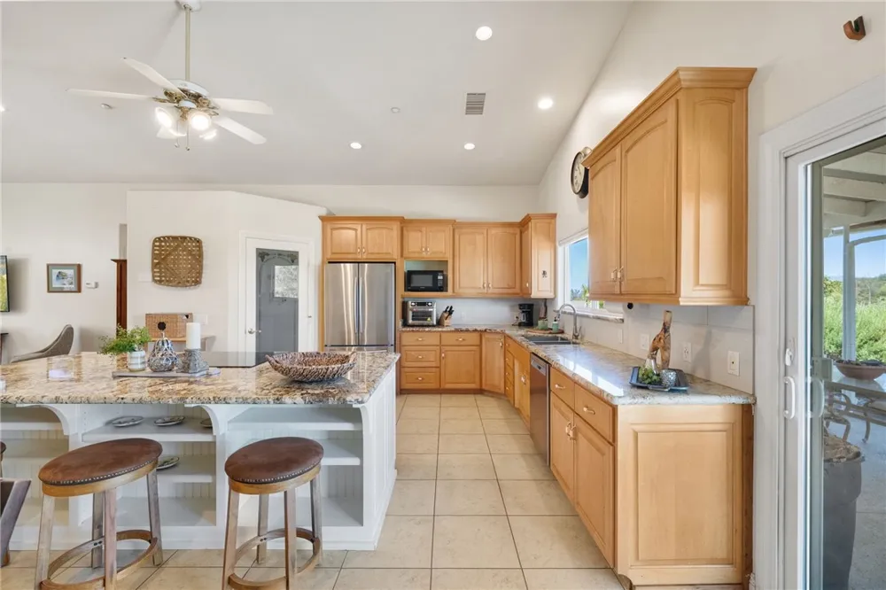2713 E Mission Fallbrook, CA 92028