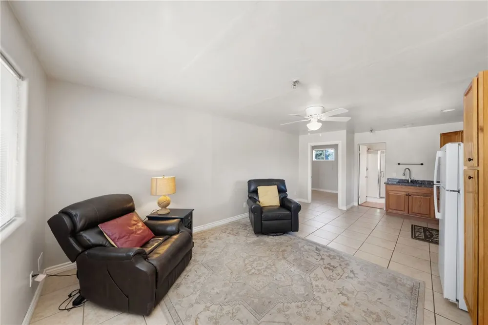 2713 E Mission Fallbrook, CA 92028