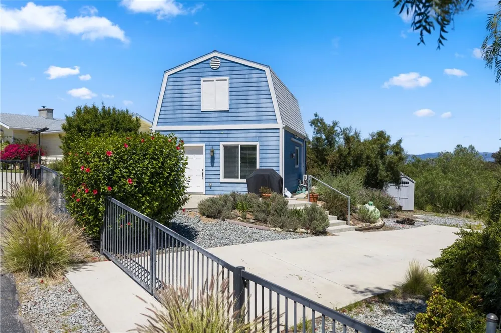 2713 E Mission Fallbrook, CA 92028