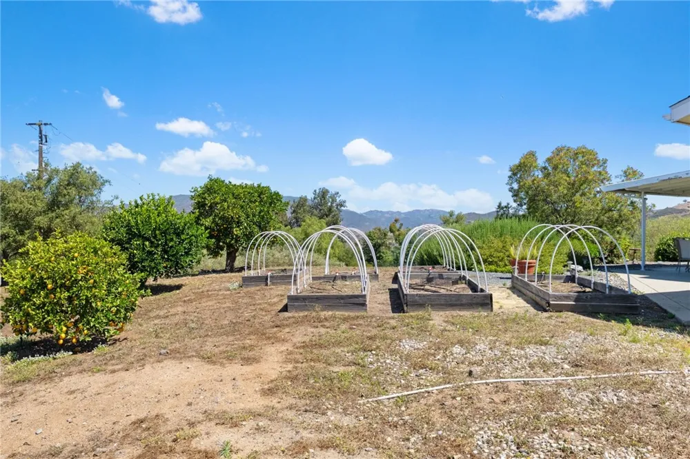 2713 E Mission Fallbrook, CA 92028