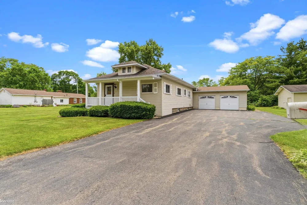 1018 Mildred Street Flushing City, MI 48433