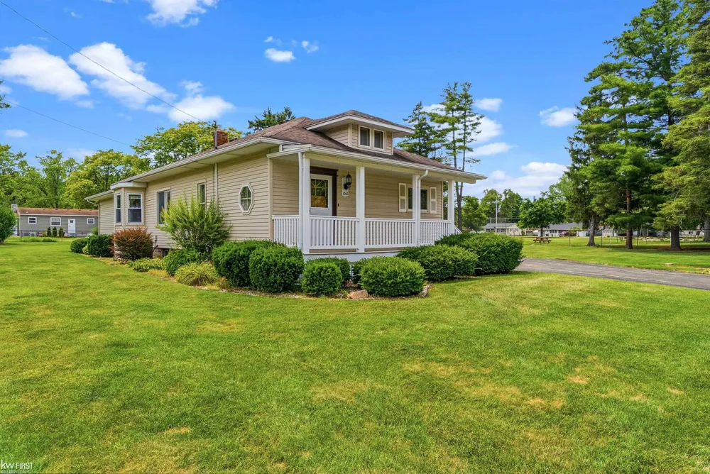 1018 Mildred Street Flushing City, MI 48433