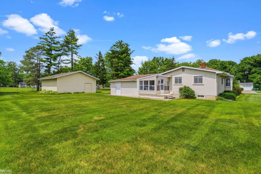 1018 Mildred Street Flushing City, MI 48433